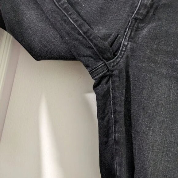 AE | Super High-Waisted Jegging Crop in Distressed Black Blaze - Picture 13 of 15